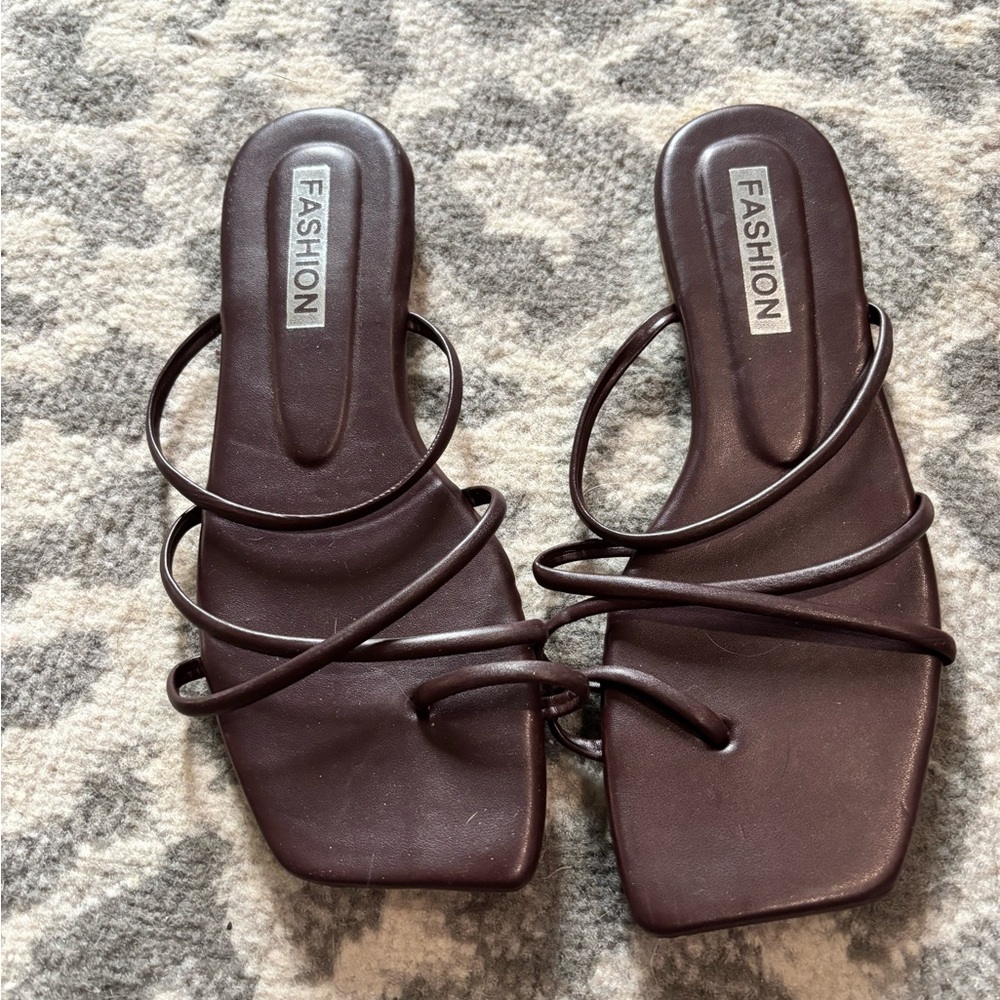 ⭐️SHEIN Brown Strappy Square Toe Sandals 7 NWOT